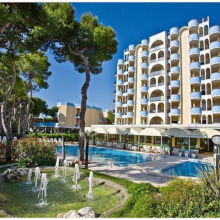 Hotel Parco Dei Principi Джулианова Екстериор снимка