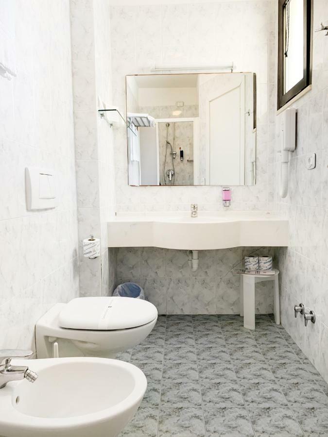 Hotel Parco Dei Principi Джулианова Екстериор снимка
